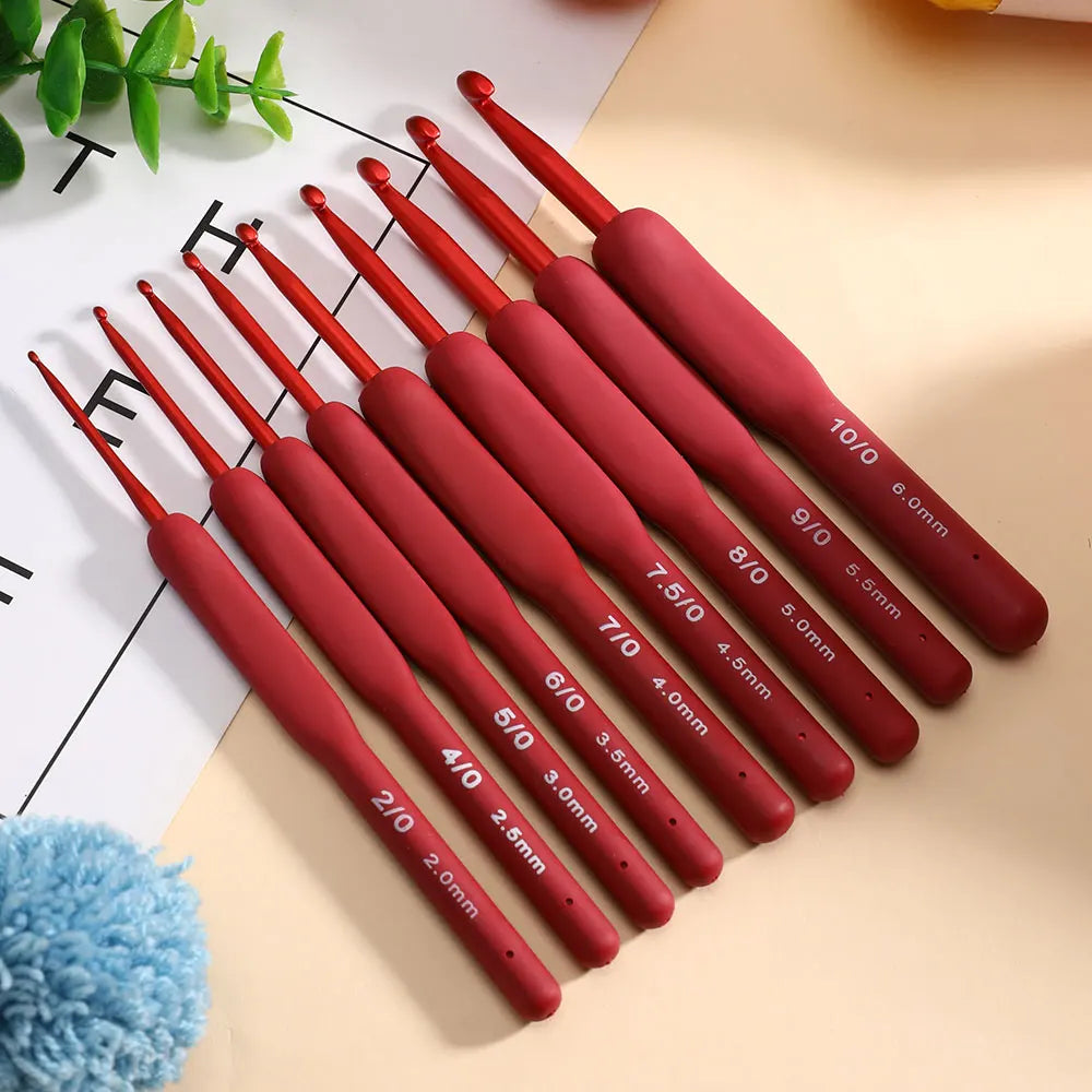 Set of 9 Aluminum Crochet Hooks with Ergonomic Silicone Handles