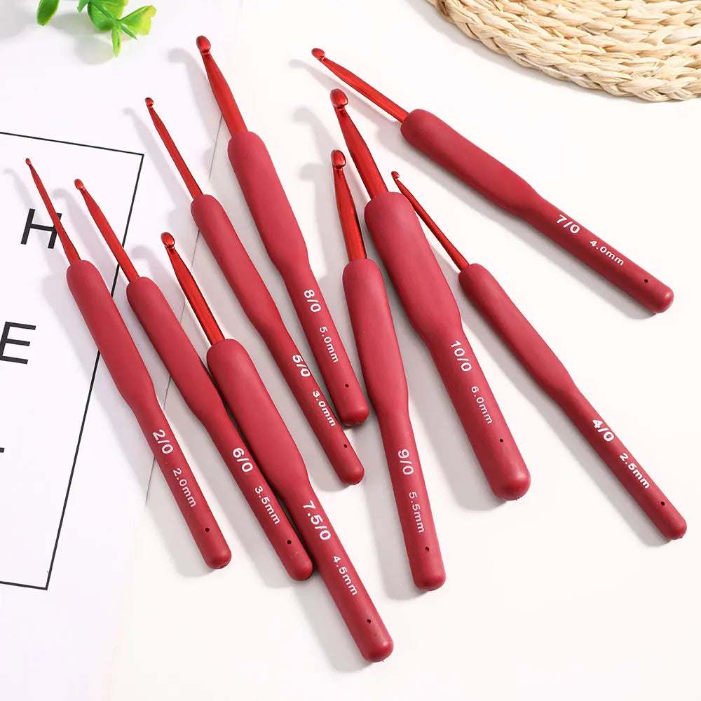 Set of 9 Aluminum Crochet Hooks with Ergonomic Silicone Handles