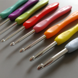 Set of 8 Crochet Hooks with Ergonomic Handles in Sizes B-J (2.5-6 mm)