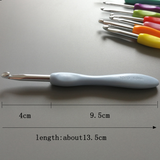 Set of 8 Crochet Hooks with Ergonomic Handles in Sizes B-J (2.5-6 mm)
